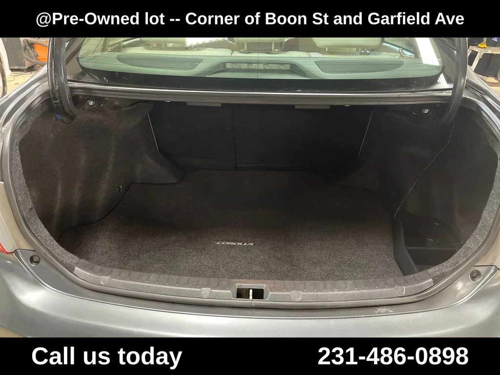 Used 2010 Gray Toyota LE image 26