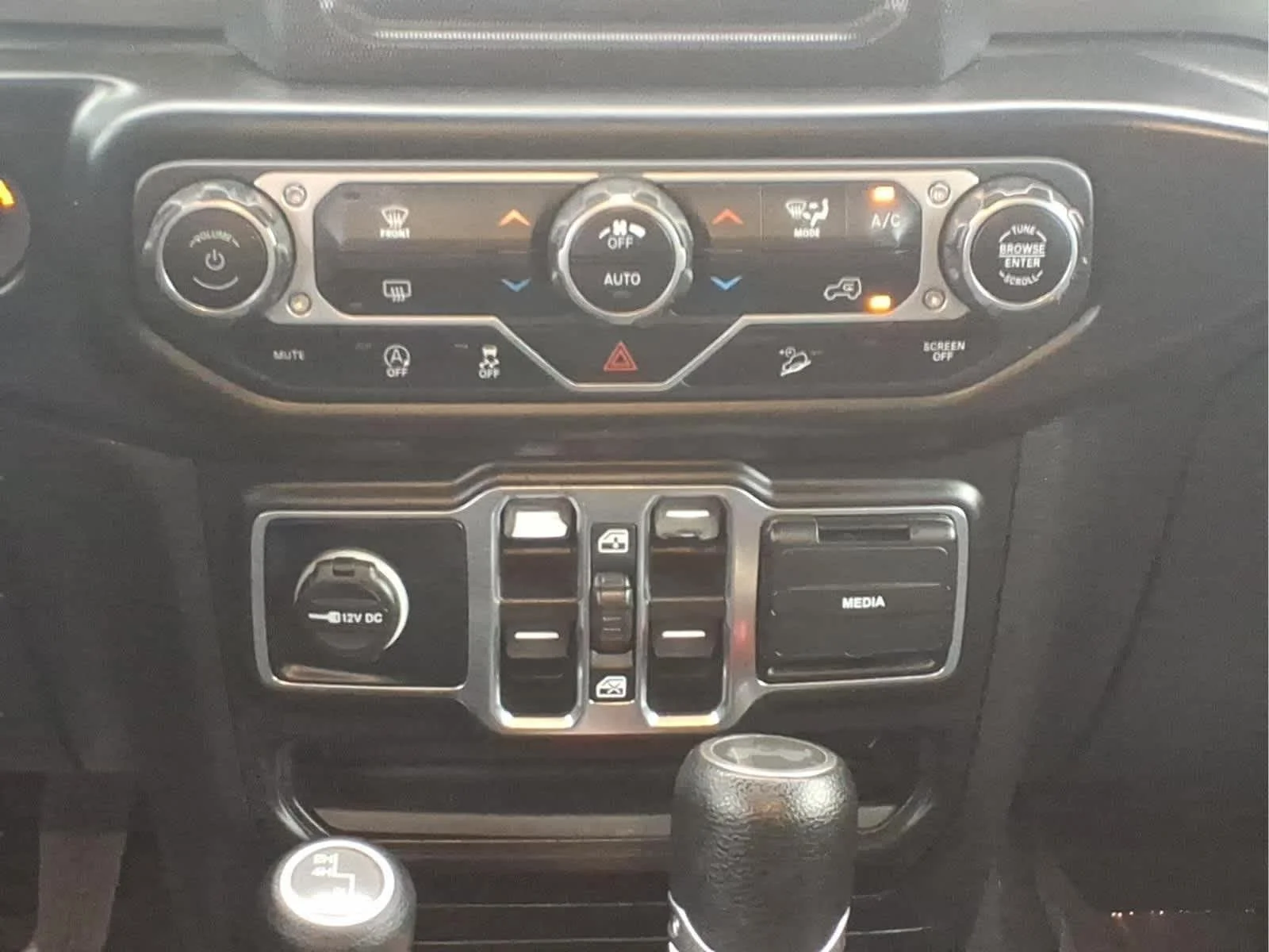 Used 2020 Black Clearcoat Jeep Sahara image 25