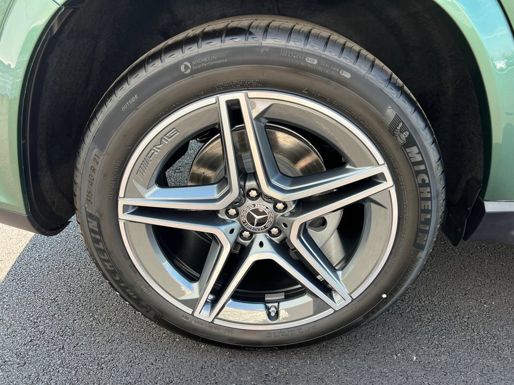 New 2026 MANUFAKTUR Ireland Mid Green Metallic Mercedes-Benz GLS 450 image 74