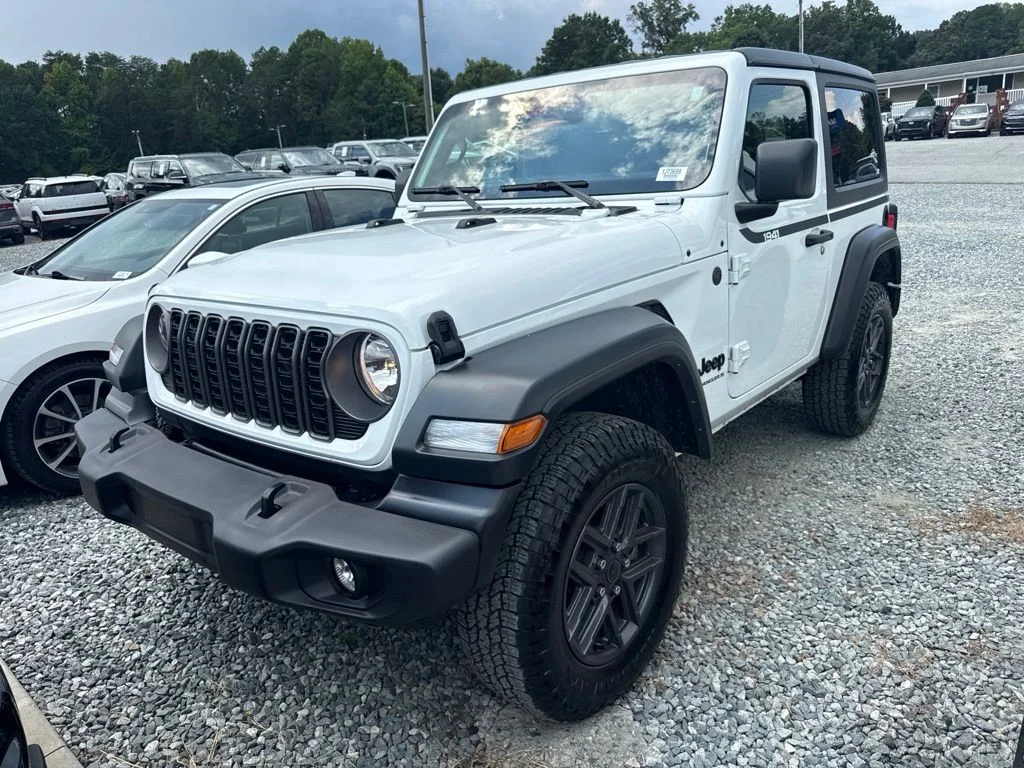 Used 2025 White Jeep Sport S image 1