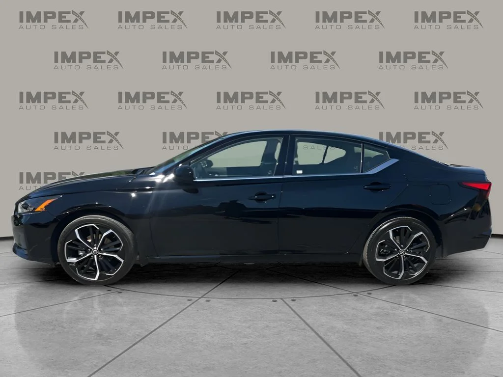 Used 2024 Black Nissan 2.5 SR image 2