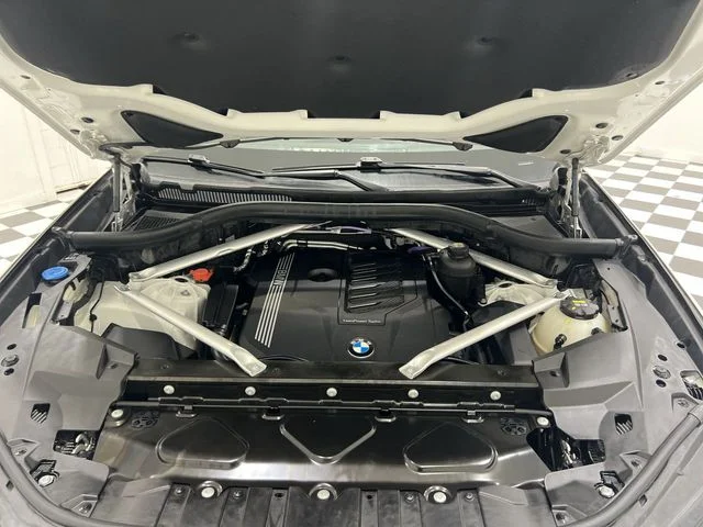 Certified Used 2021 White BMW xDrive40i image 25
