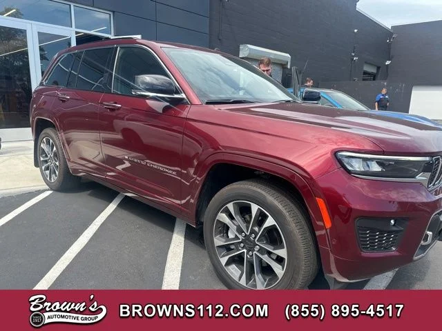 2022 Jeep Grand Cherokee Overland 4x4's photo