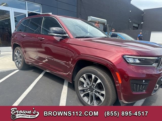 2022 Jeep Grand Cherokee Overland 4x4's photo