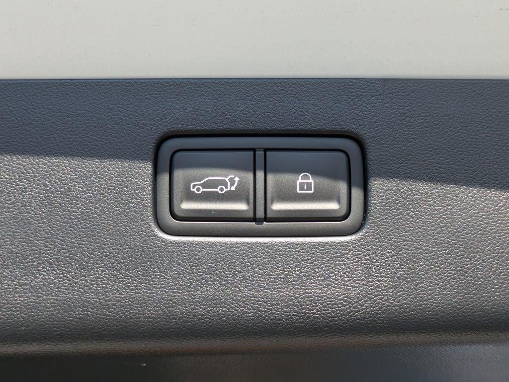 2026 Hyundai IONIQ 9 SE - Photo 14