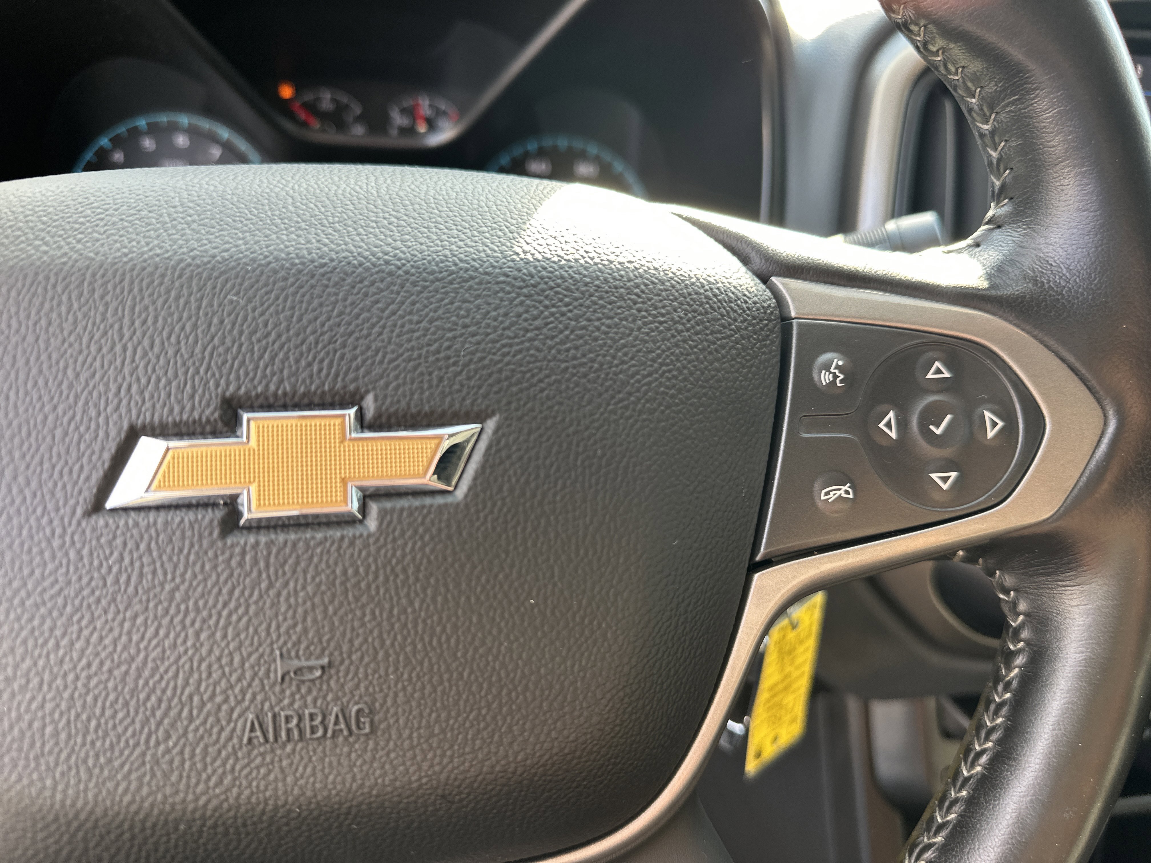 Used 2022 Summit White Chevrolet Z71 image 27