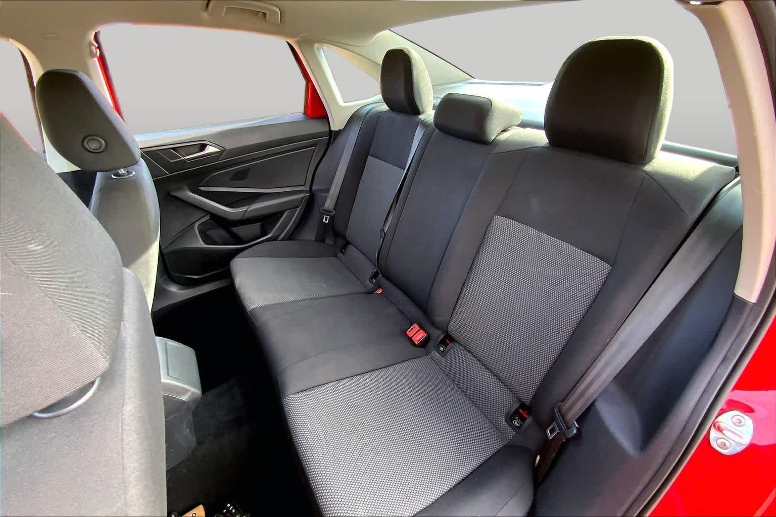 Used 2021 Tornado Red Volkswagen S image 21