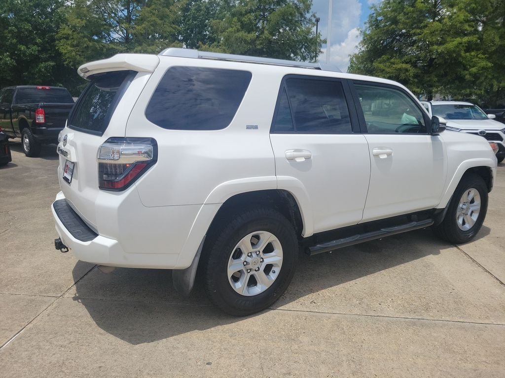 Used 2017 White Toyota SR5 Premium image 7