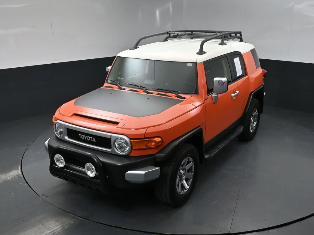 Used 2014  Toyota Base image 32