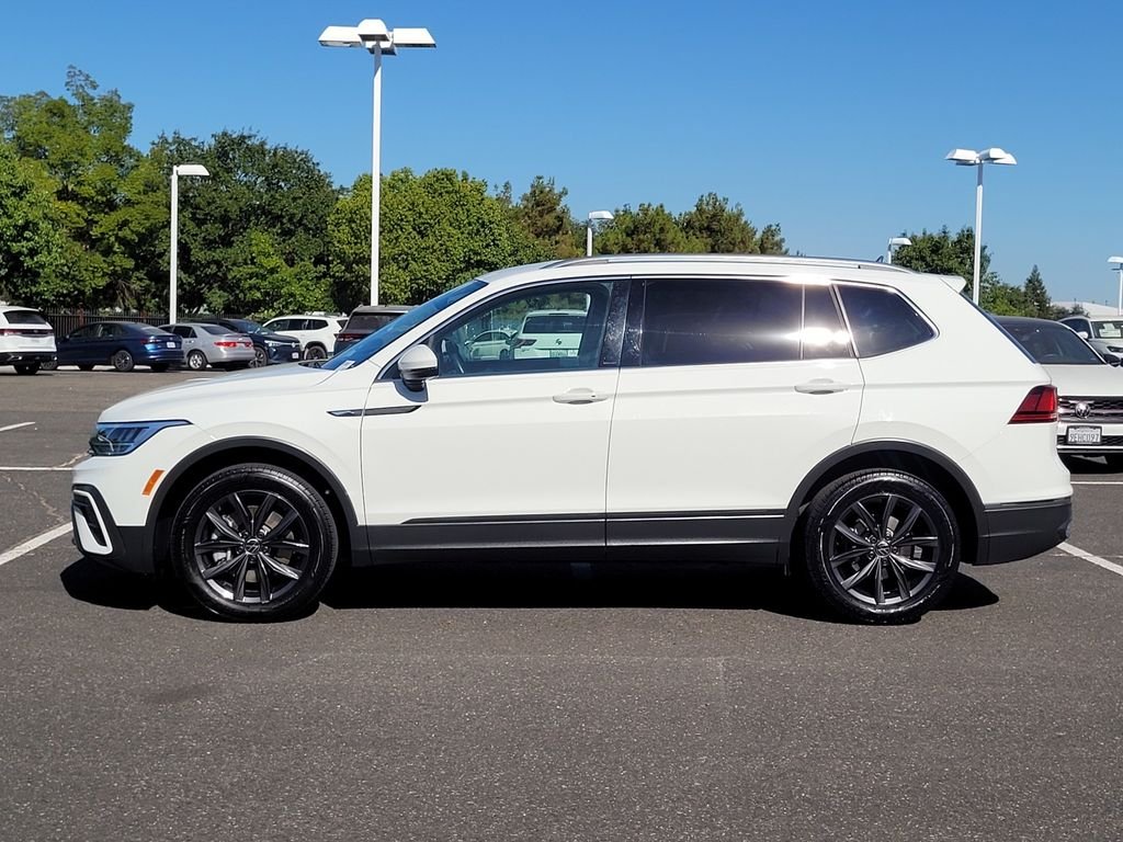 Used 2024 White Volkswagen 2.0T SE image 9