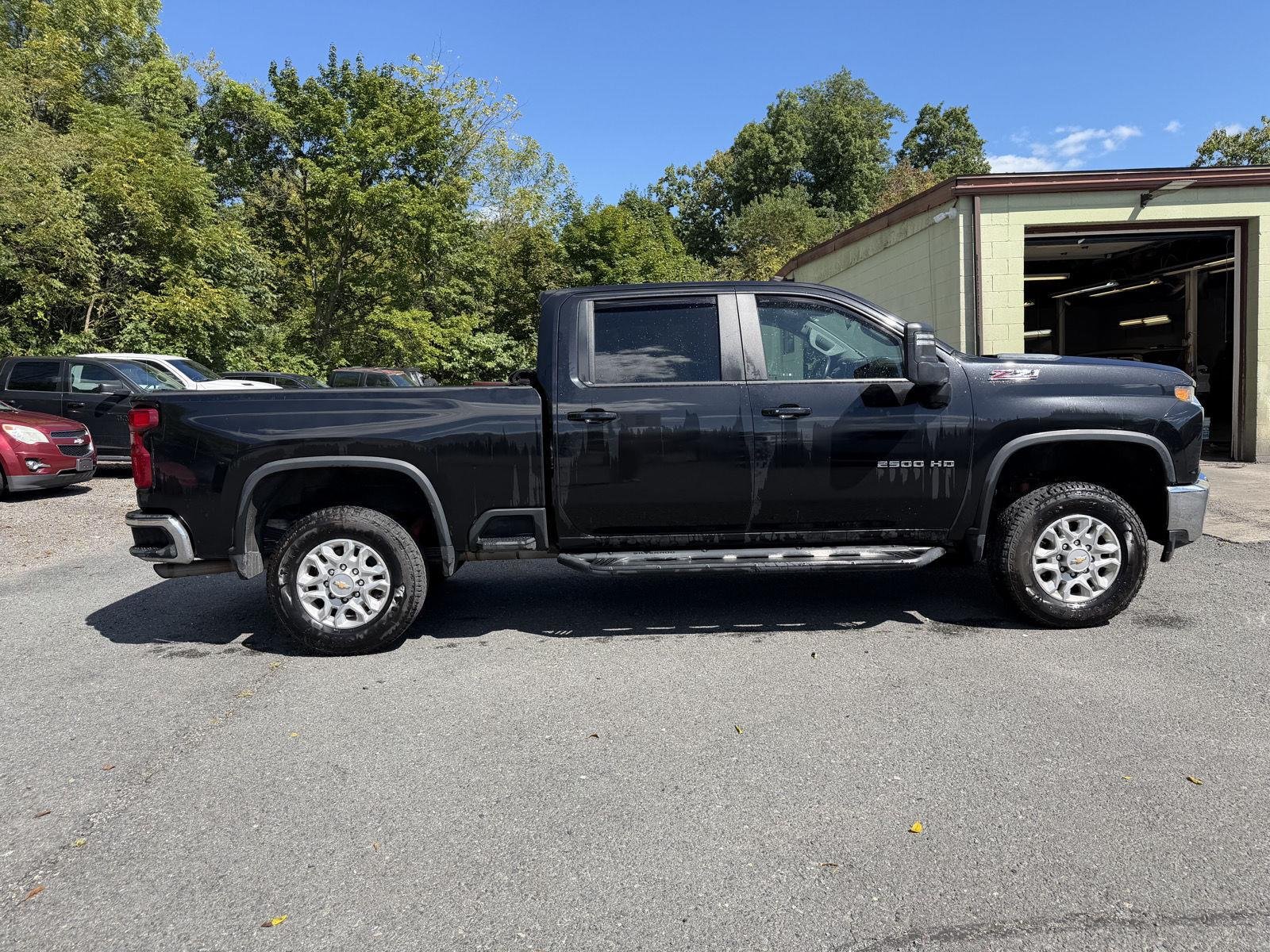 Used 2021 Mosaic Black Metallic Chevrolet LT image 3