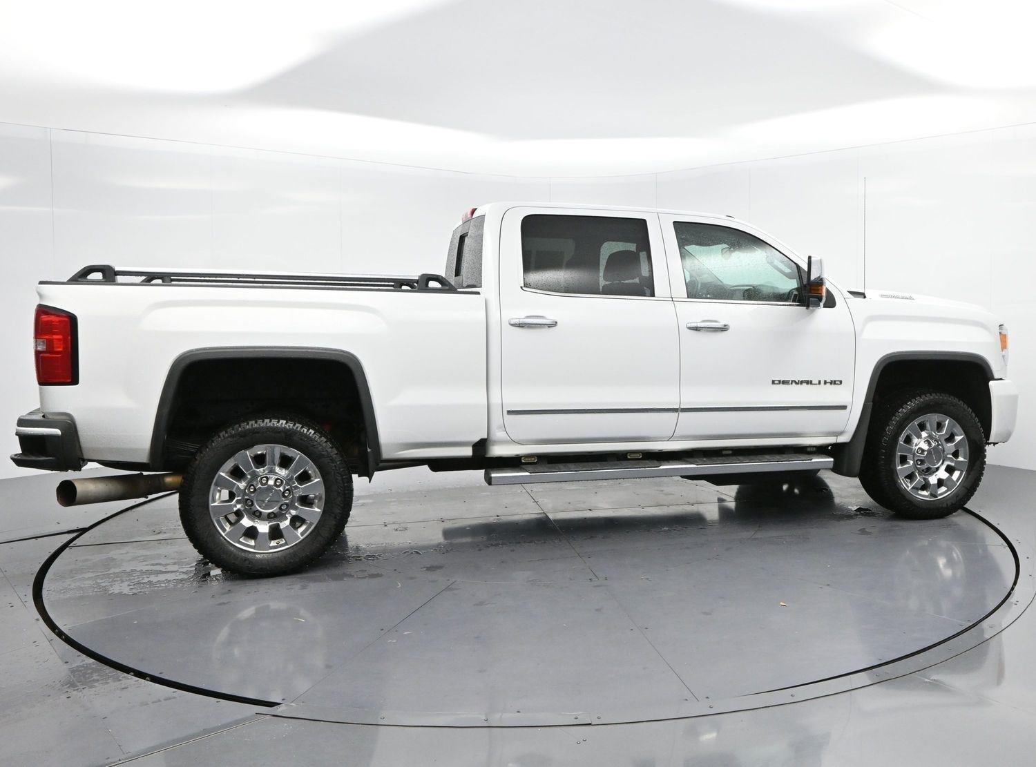 Used 2019 Summit White GMC Denali image 8