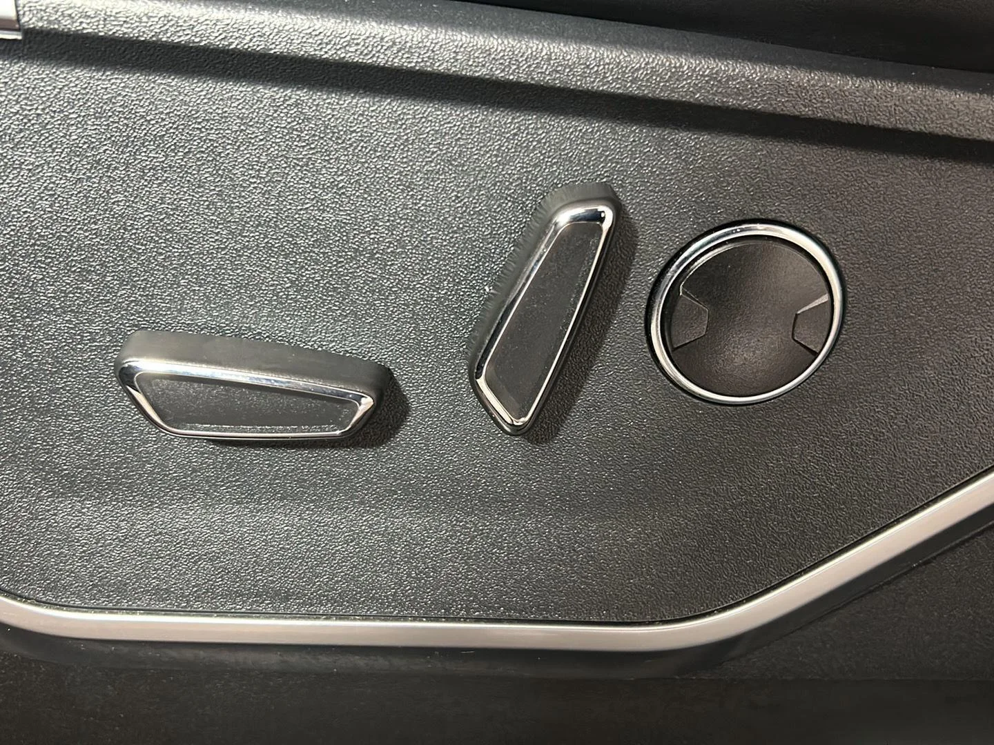 Used 2025 Carbonized Gray Ford Raptor image 15