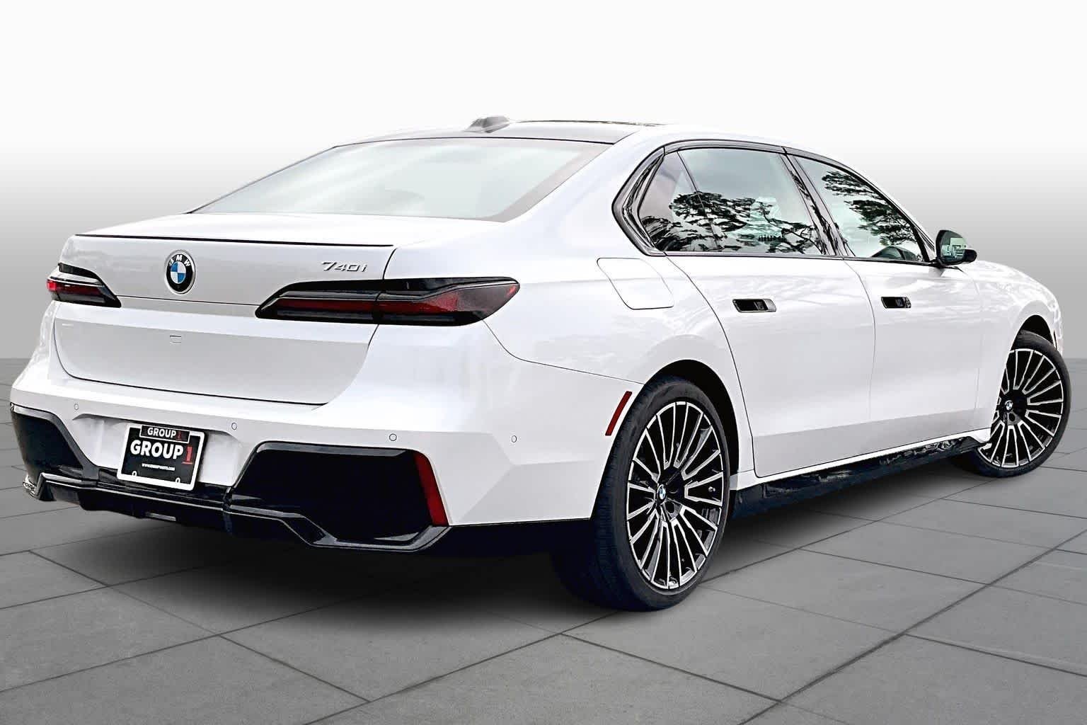 Used 2026 Mineral White Metallic BMW 740i image 13