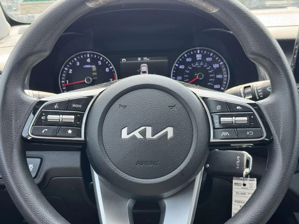 Used 2024 White Kia LXS image 16