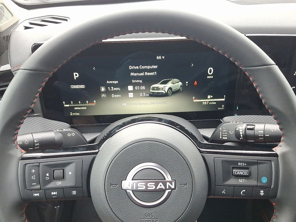 New 2026 Aspen White TriCoat / Super Black Two-tone Nissan SR image 8