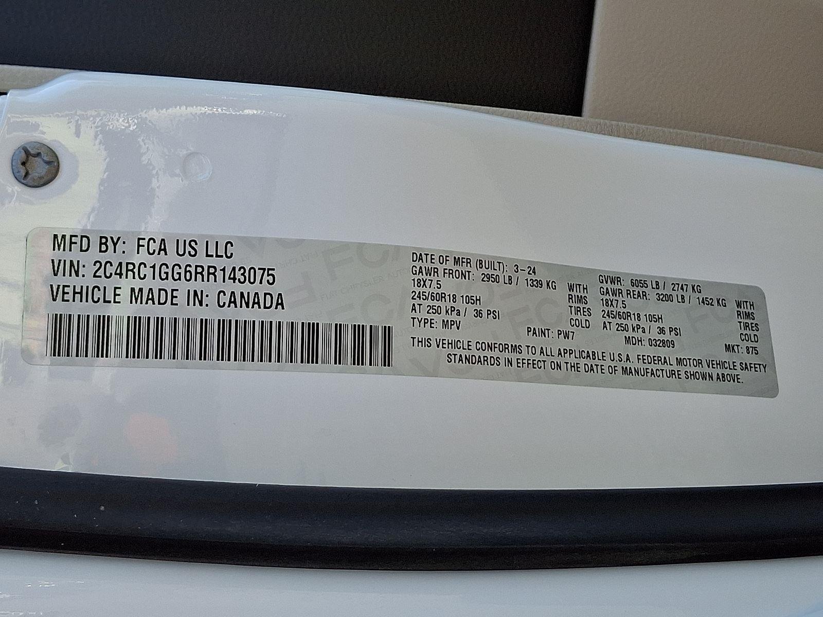 Certified Used 2024 Bright White Clearcoat Chrysler Limited image 29