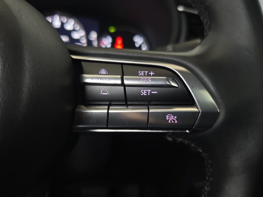 Used 2021 Snowflake White Pearl Mica Mazda Preferred image 20