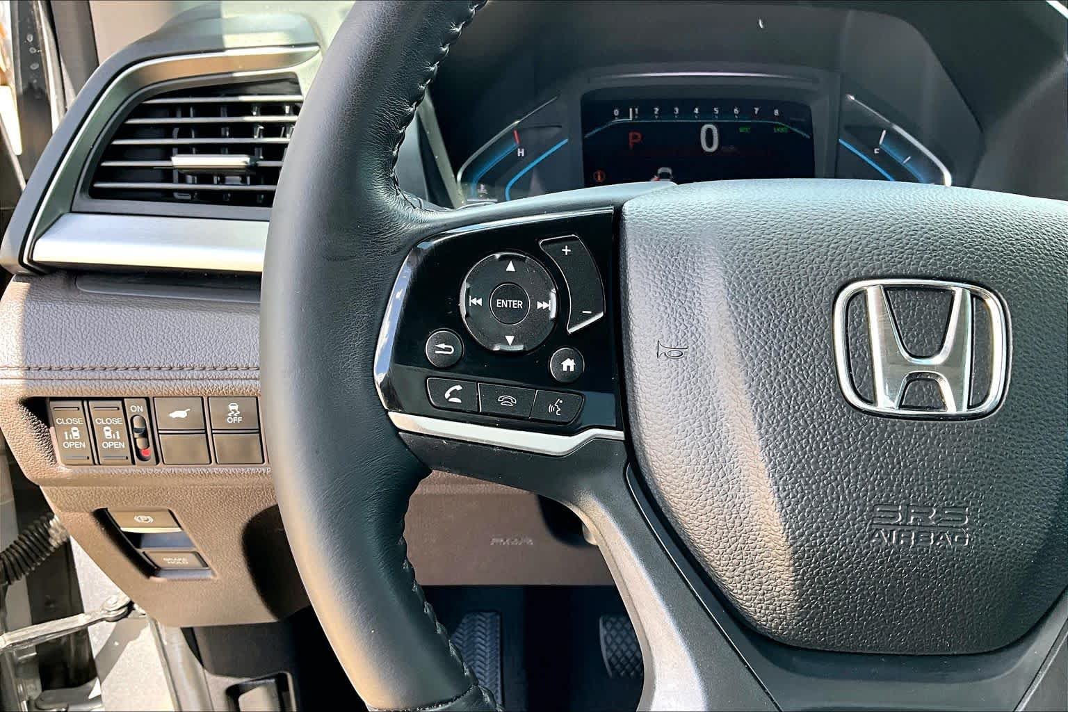 Used 2019 Lunar Silver Metallic Honda EX-L image 24
