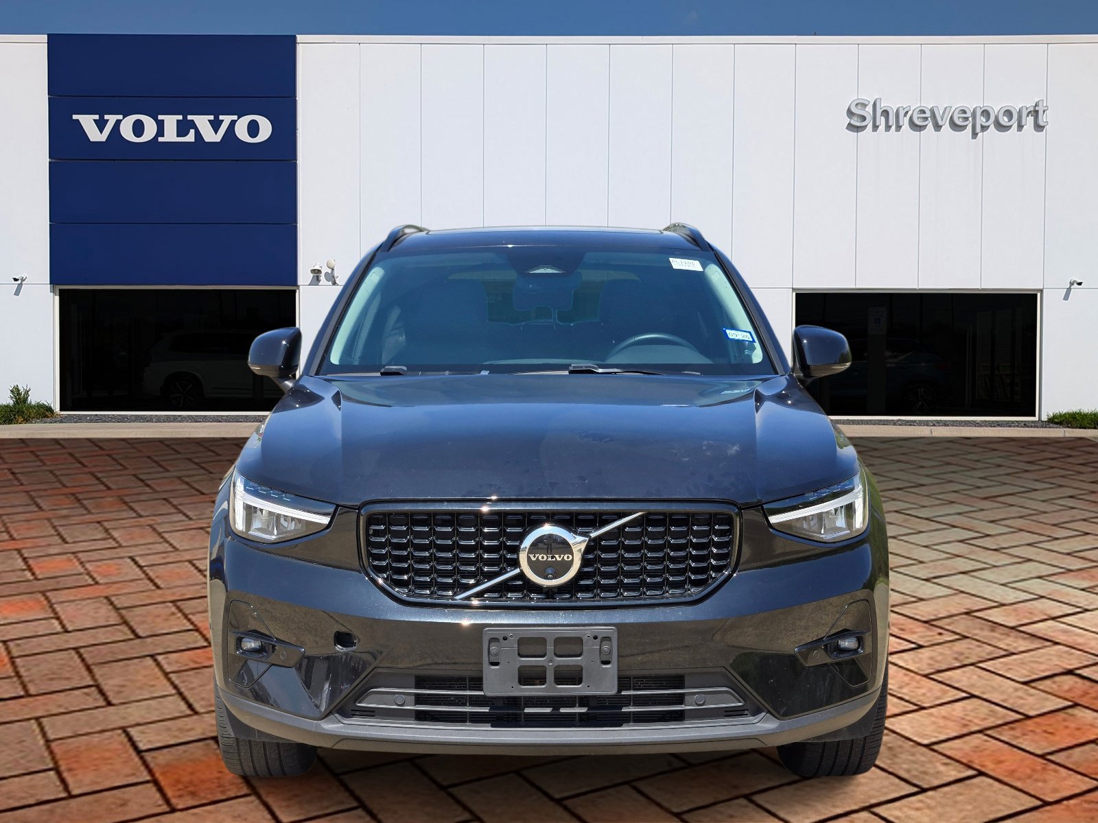 Used 2025 Black Volvo Plus Dark Theme image 2