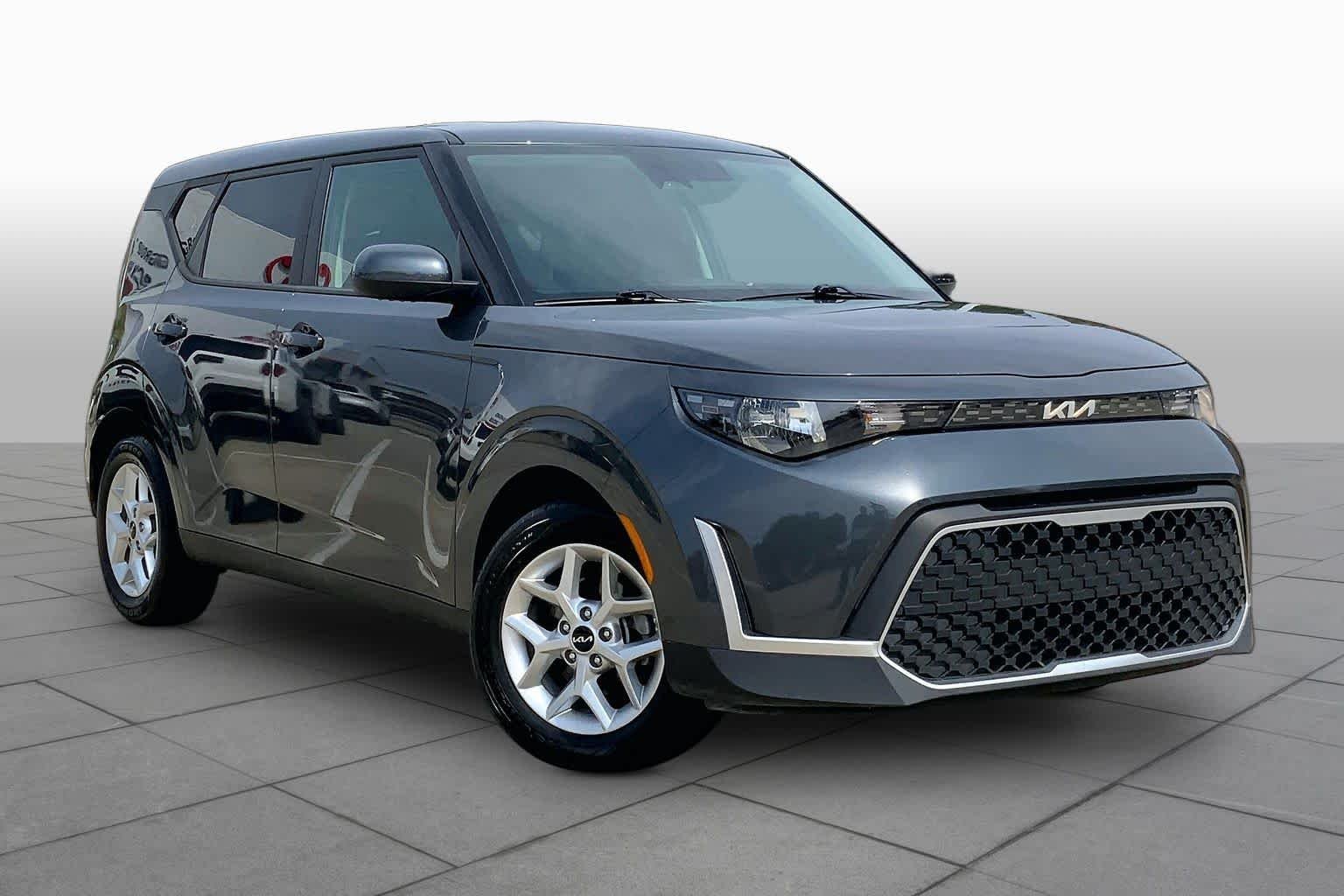 Pre-Owned 2024 Kia Soul LX