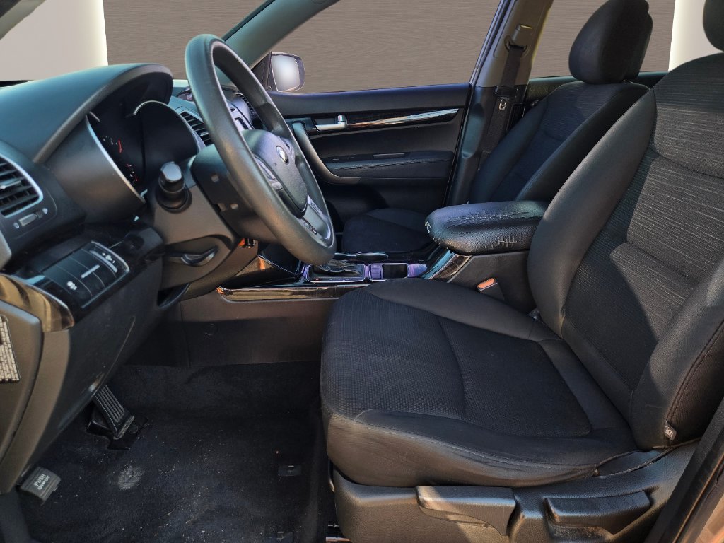 Used 2015 Silver Kia LX image 20