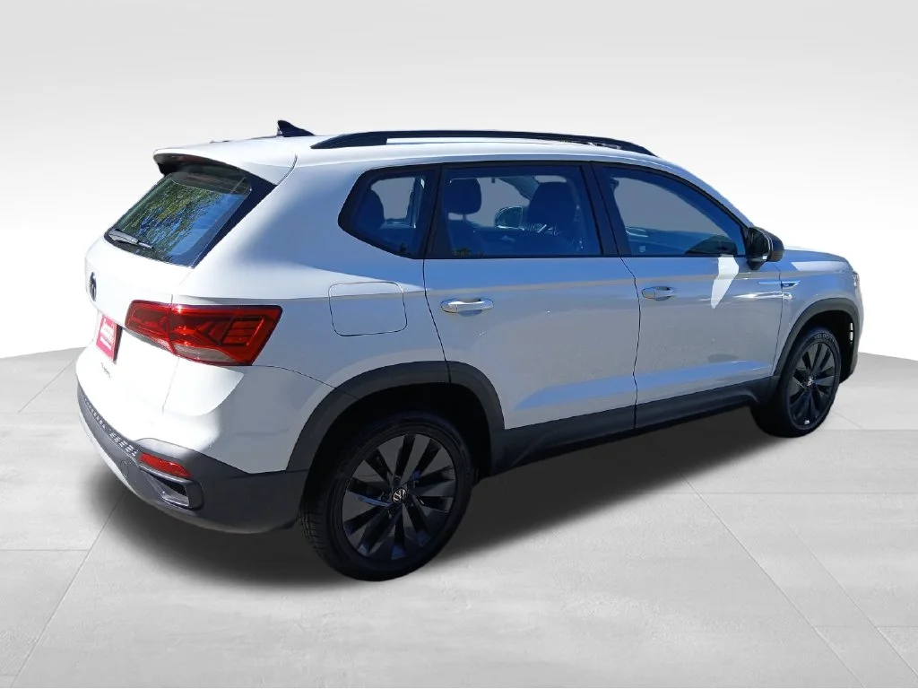 Used 2023 White Volkswagen 1.5T S image 5