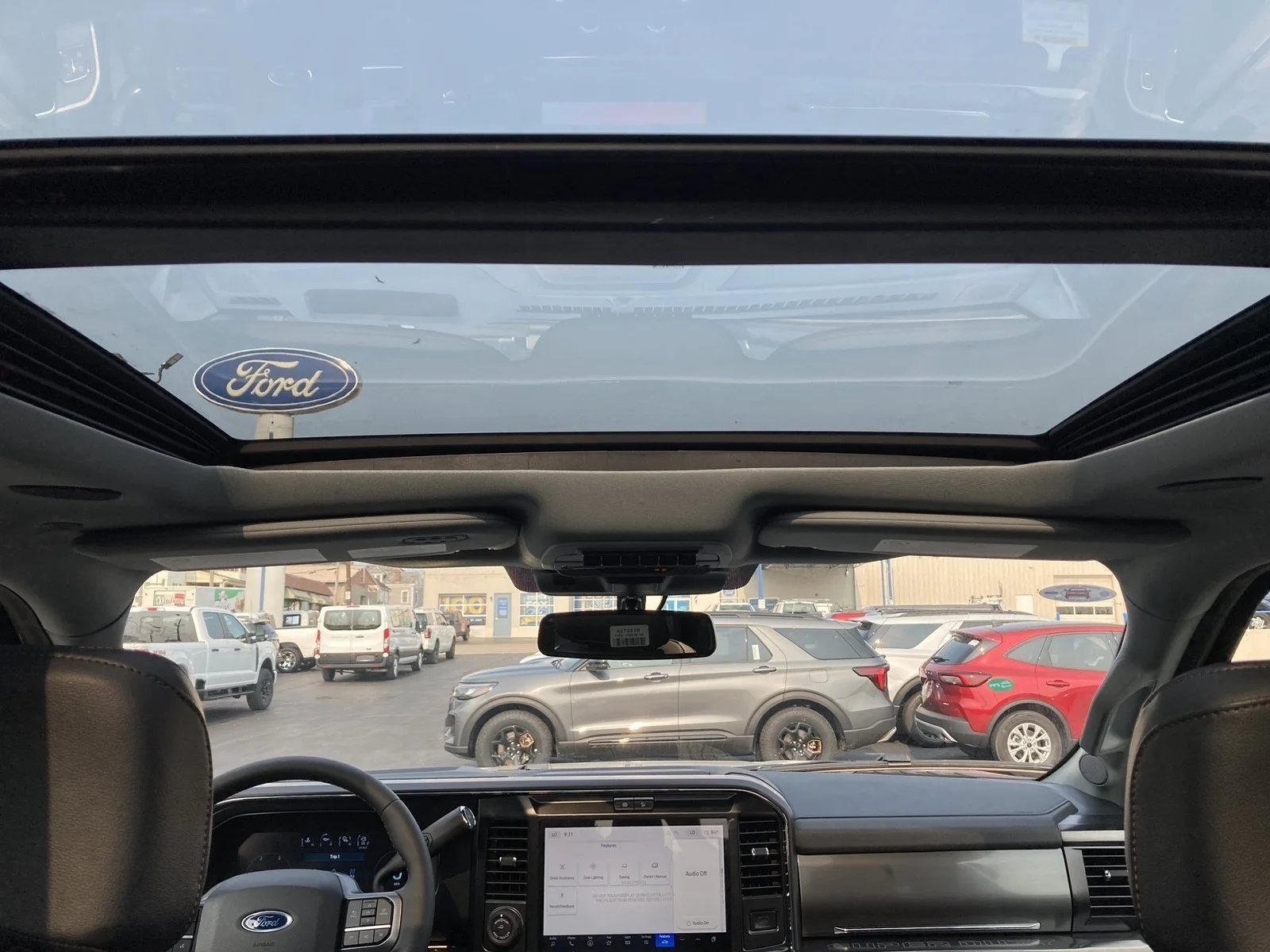 New 2026 Glacier Gray Metallic Tri-Coat Ford F-250® Lariat® image 27