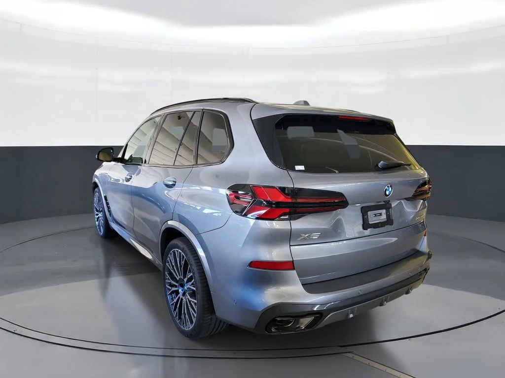 Used 2026 Gray BMW sDrive40i image 4