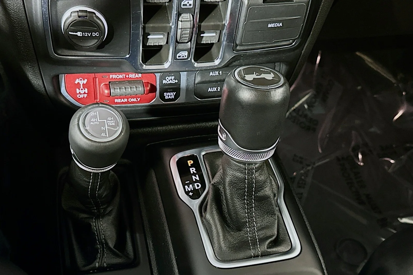Used 2024 Bright White Clearcoat Jeep Rubicon X image 7