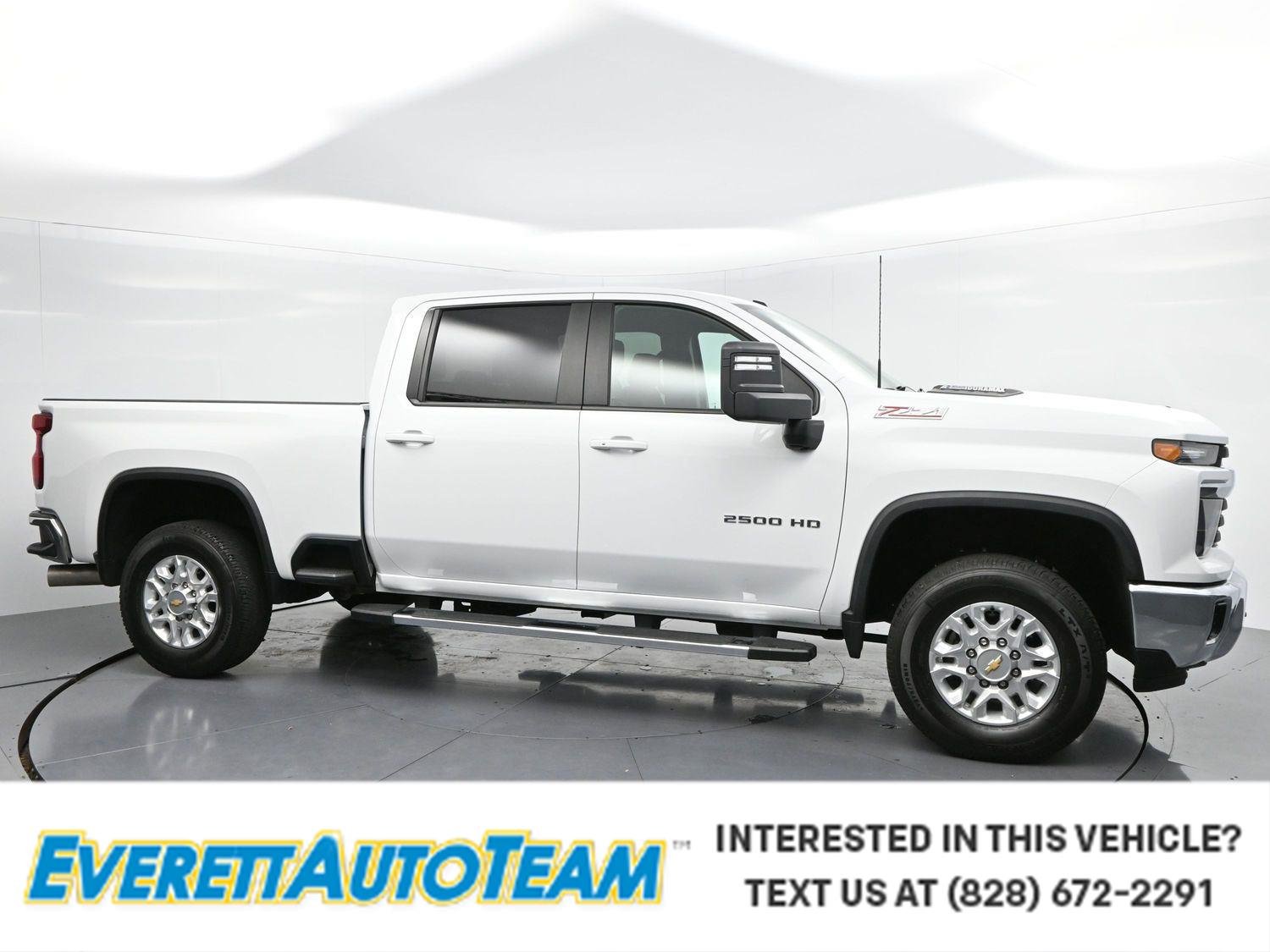 Used 2025 Summit White Chevrolet LT image 1