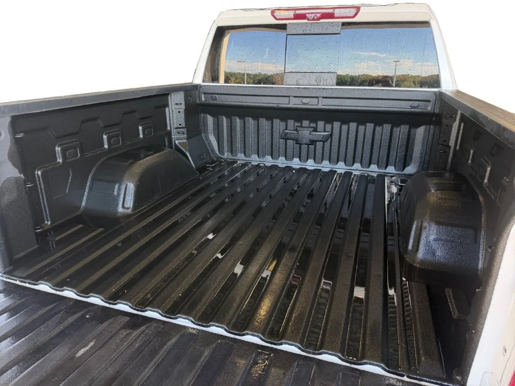 Used 2023 IRIDESCENT PEARL TRICOAT Chevrolet LTZ image 29