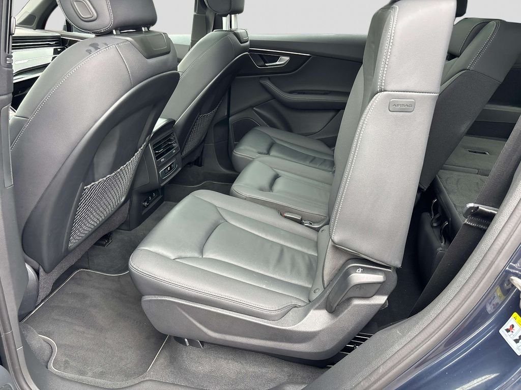 Used 2025  Audi 55 Premium Plus image 11