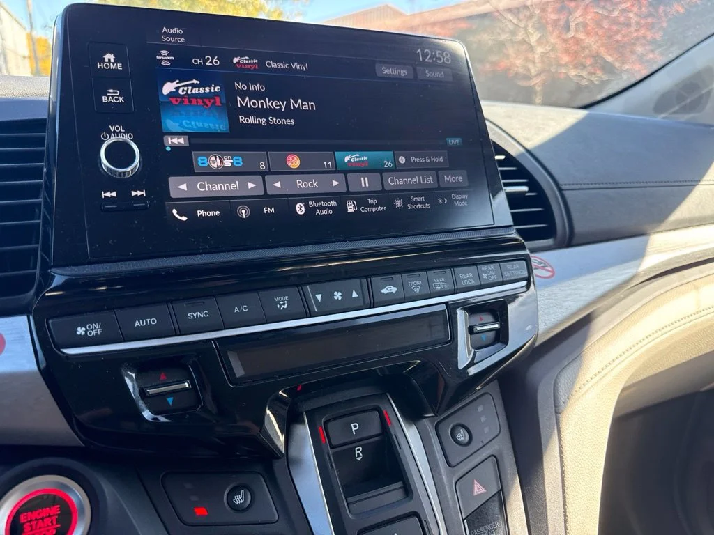 Used 2025 Silver Honda EX-L image 16