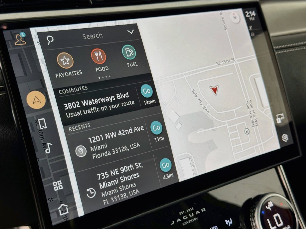 Used 2024 White Jaguar R-Dynamic SE image 13