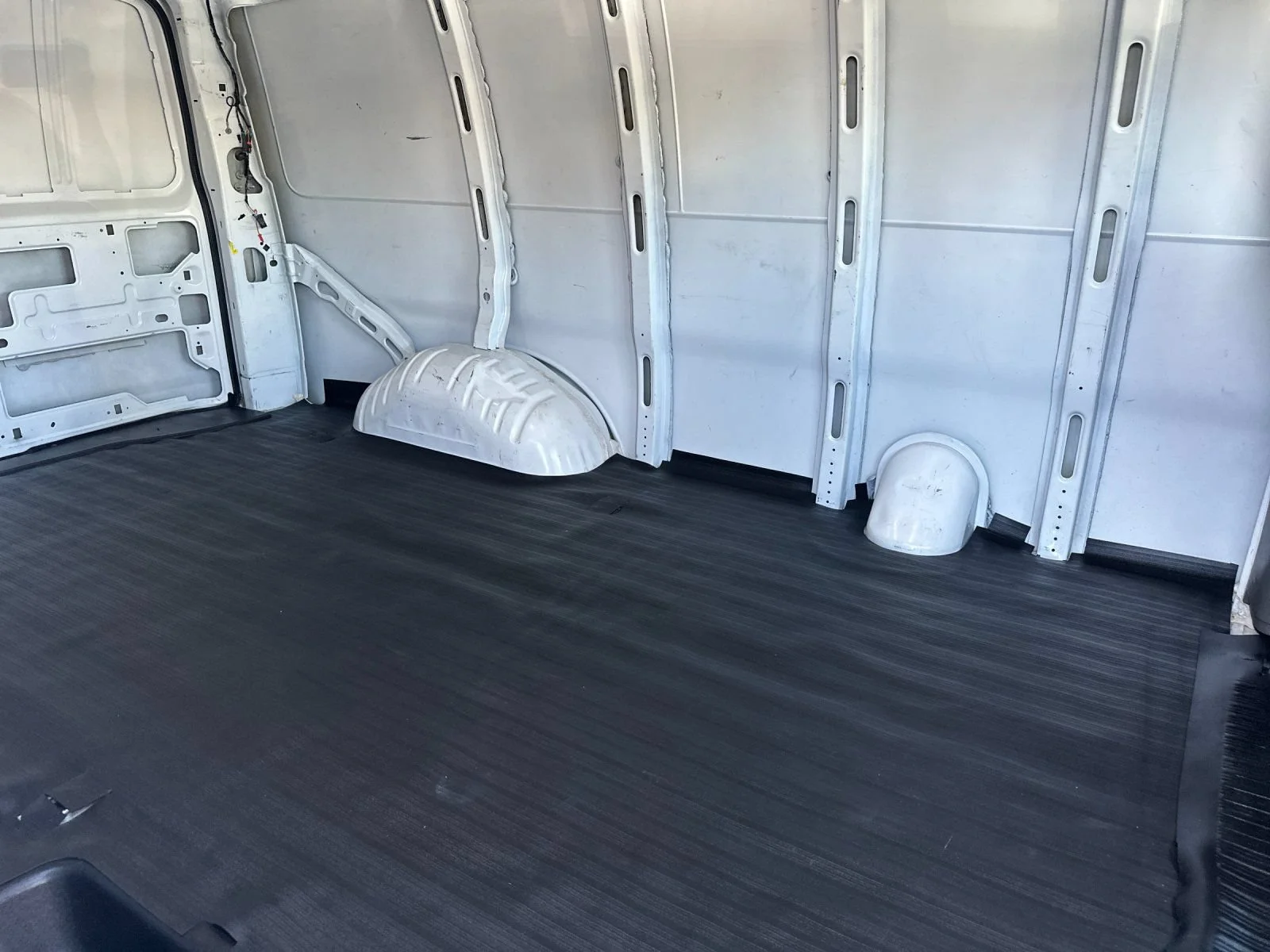 Used 2025 Summit White Chevrolet WT image 12
