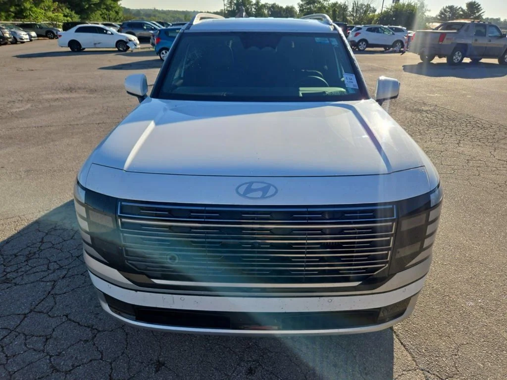 Used 2026 White Hyundai Calligraphy image 3