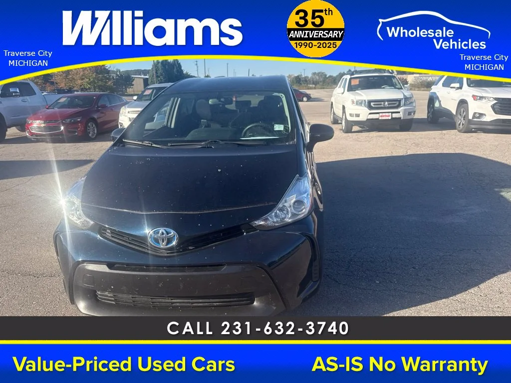 Used 2017 Aqua Toyota Three image 5
