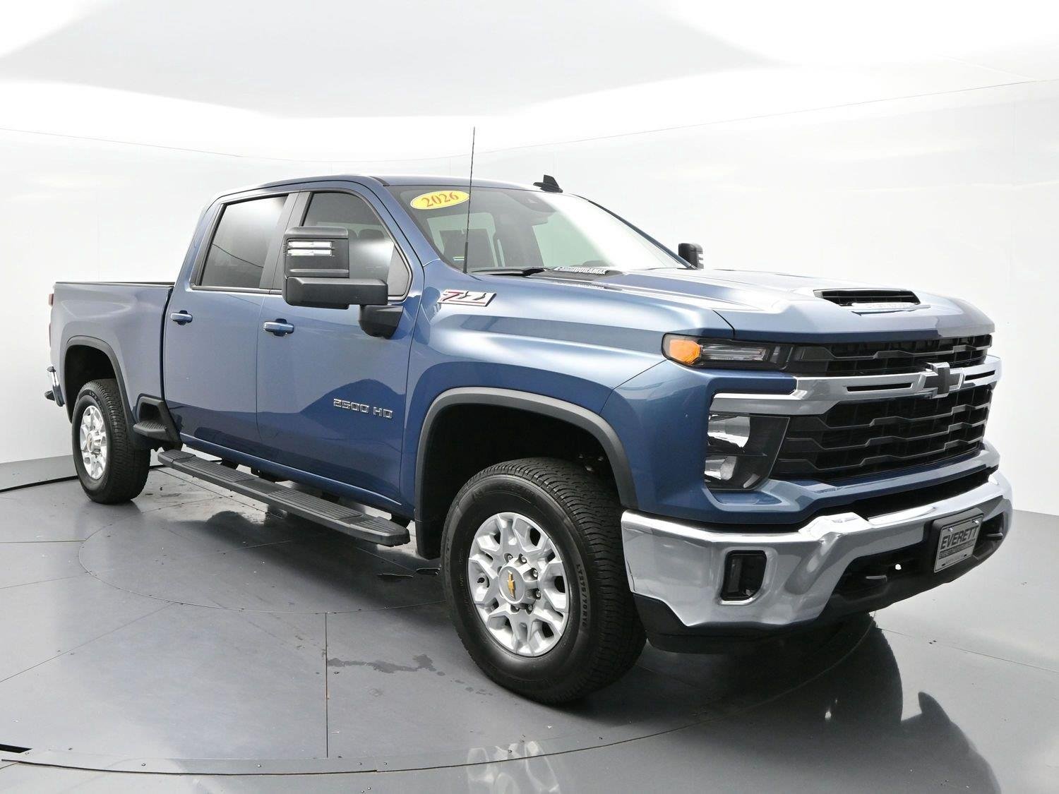 Used 2026 Lakeshore Blue Metallic Chevrolet LT image 4