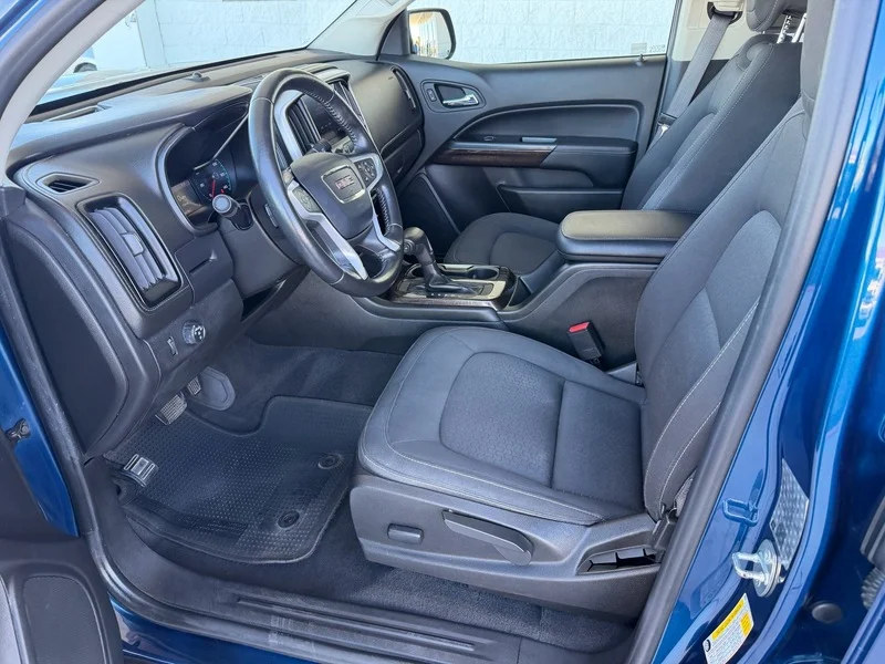 Used 2020 BLUE EMERALD METALLIC GMC 2WD SLE image 15
