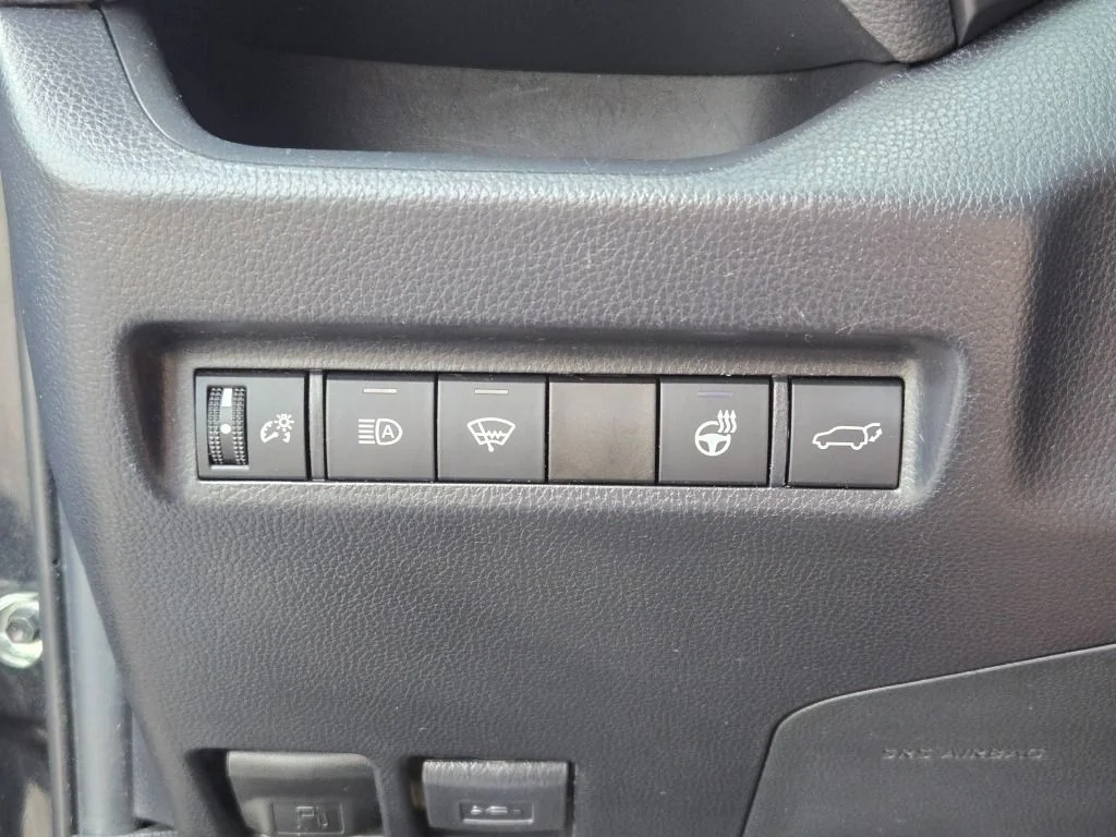 Used 2020 Black Toyota XLE image 30