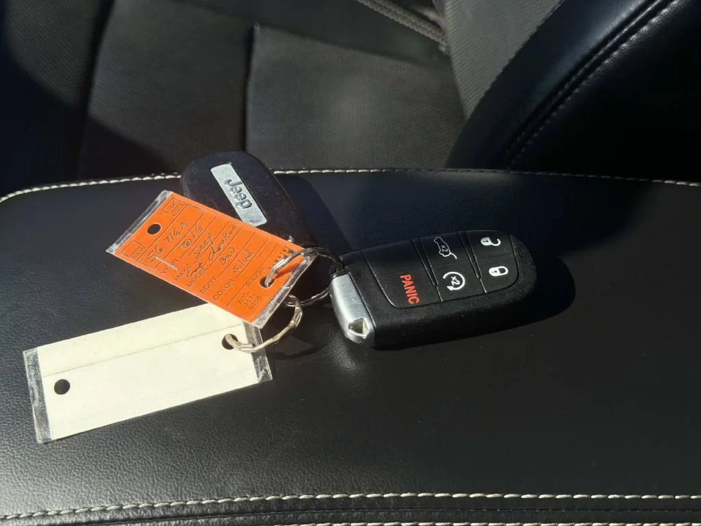 Used 2016 Silver Jeep Limited image 32