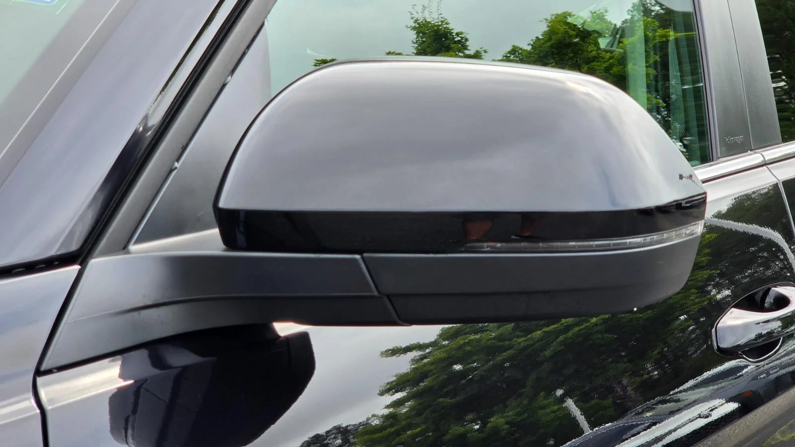 New 2026 Deep Black Pearl Volkswagen 2.0T SE image 13