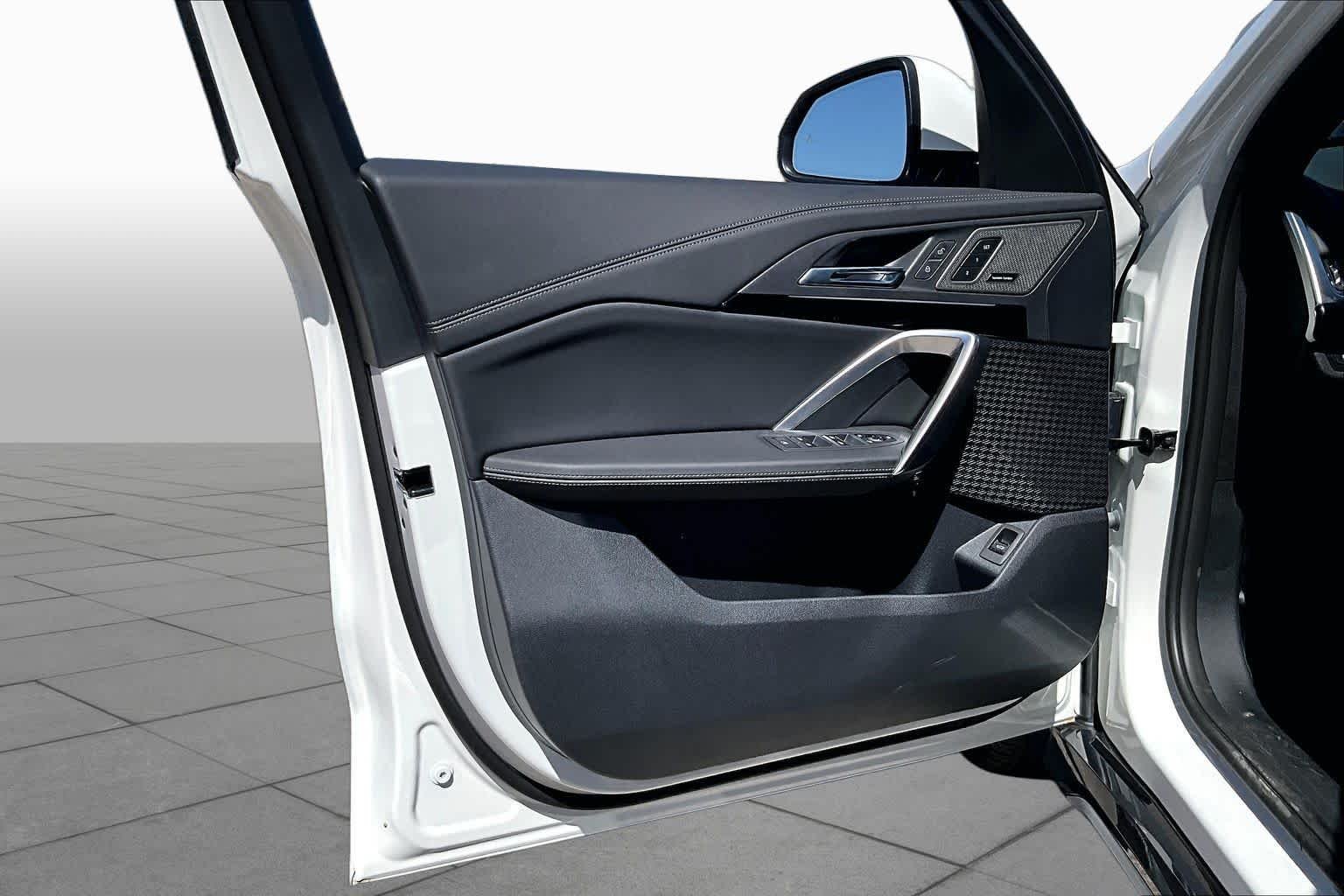 New 2026 Alpine White BMW xDrive28i image 9