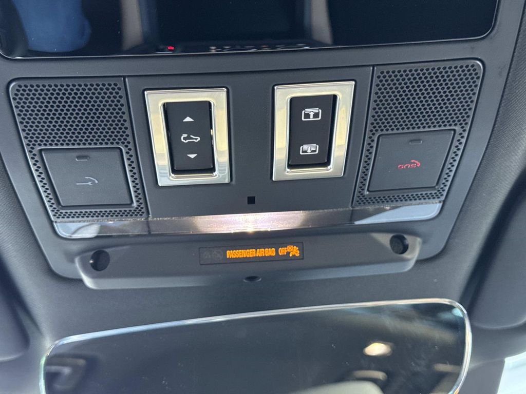 New 2026 Santorini Black Land Rover X-Dynamic SE image 22