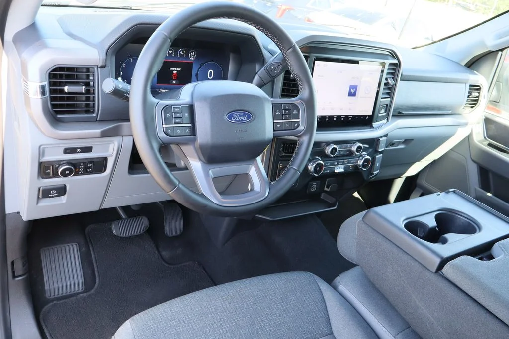 Used 2025 Gray Ford XLT image 12