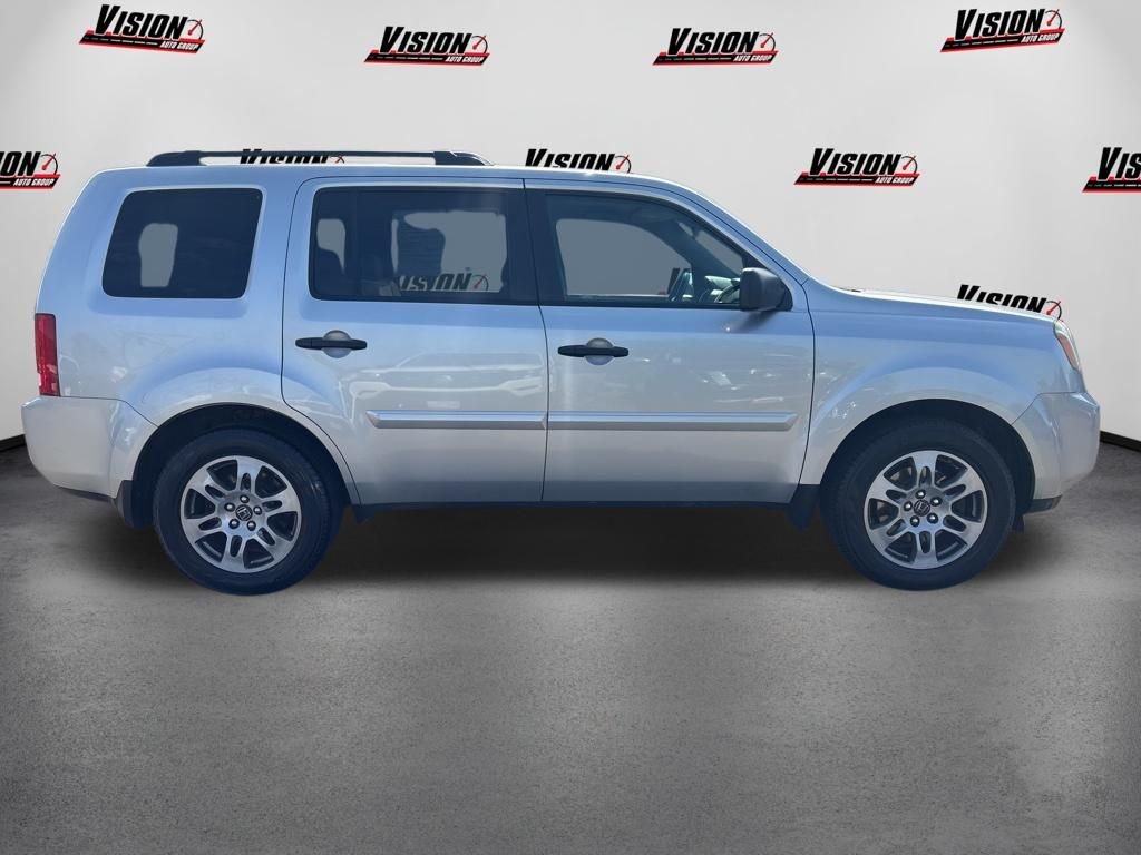 Used 2011 Silver Honda LX image 4
