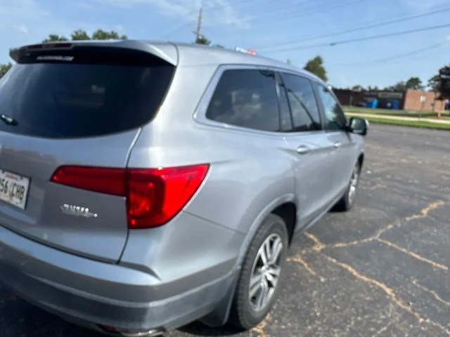 Used 2017 Gray Honda EX-L image 3