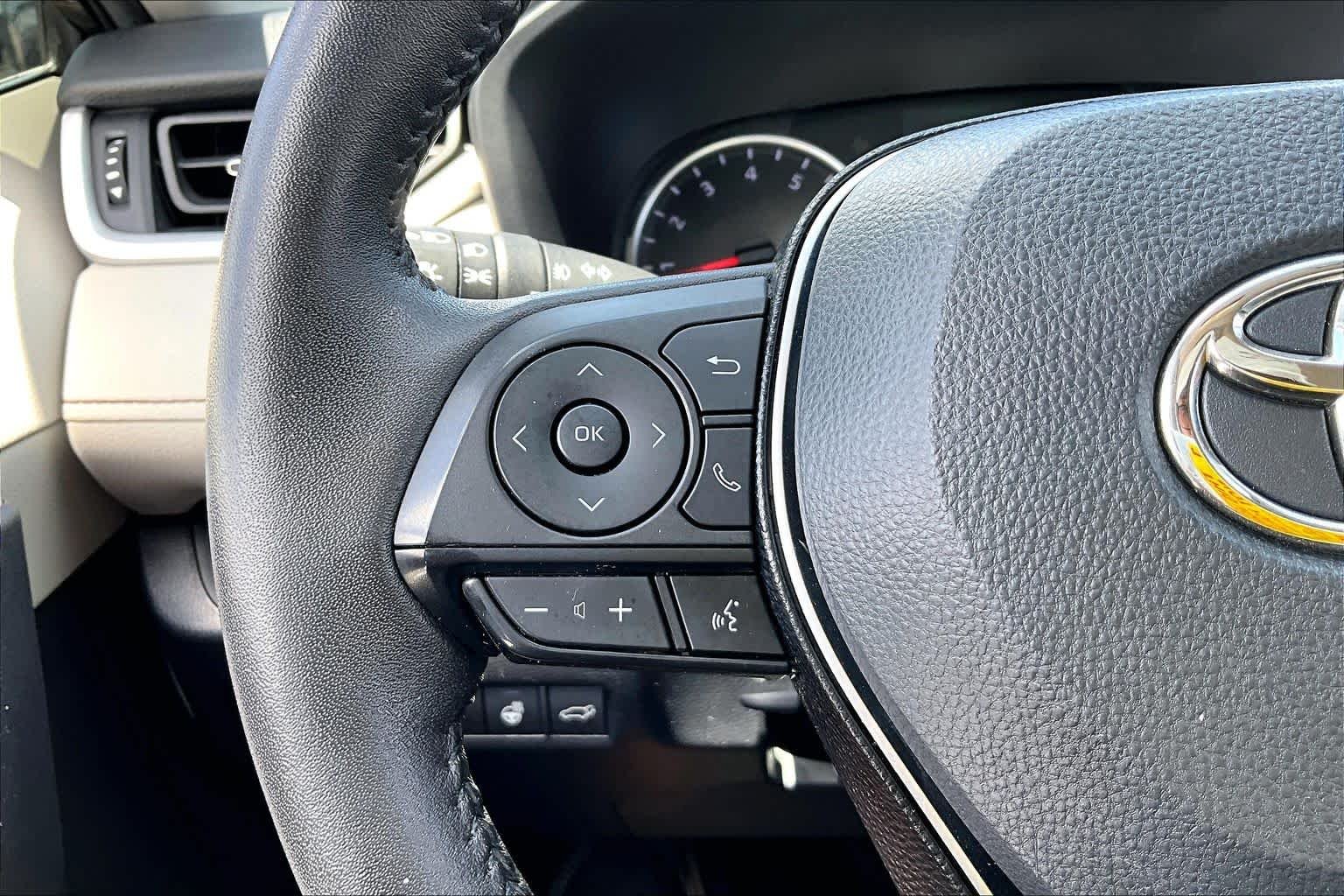 Used 2021 Magnetic Gray Metallic Toyota XLE Premium image 24