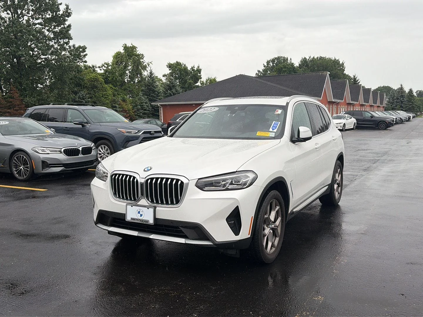 Used 2022 Mineral White Metallic BMW xDrive30i image 7